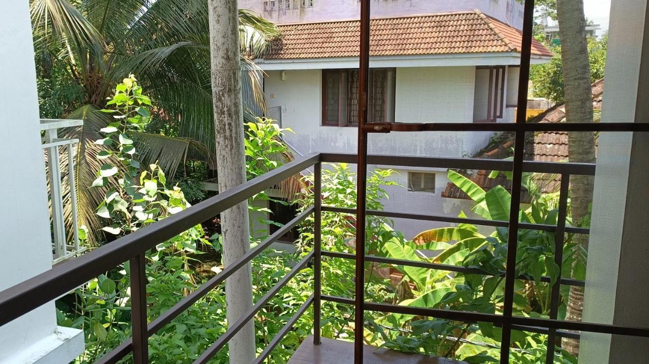 Prakriti Homestay Fortkochi Air Conditioned Rooms Exteriör bild